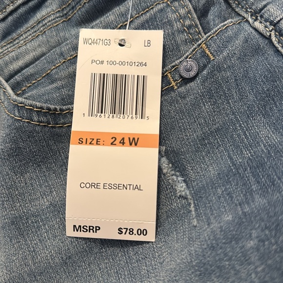 Women’s Plus Shorts  24W - Picture 9 of 9